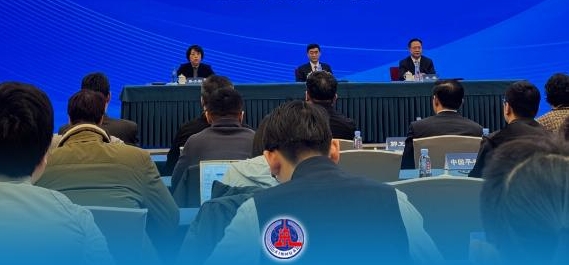 这场宣介，让中外企业更好读懂中国两会