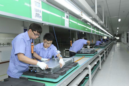 内蒙古自治区首条服务器生产线——清华同方服务器生产线1