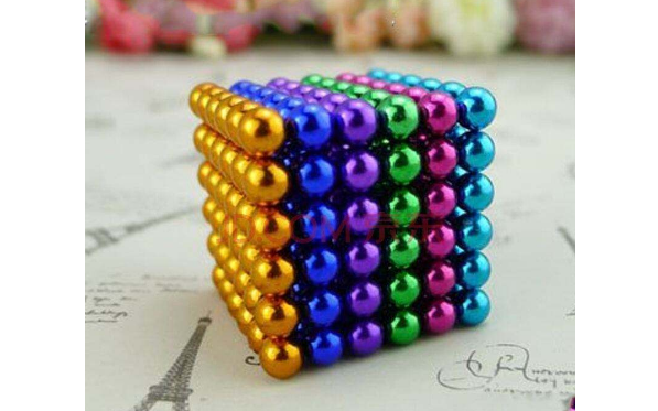 男婴误吞10枚磁力珠险丧命 医生：这样的玩具别玩了