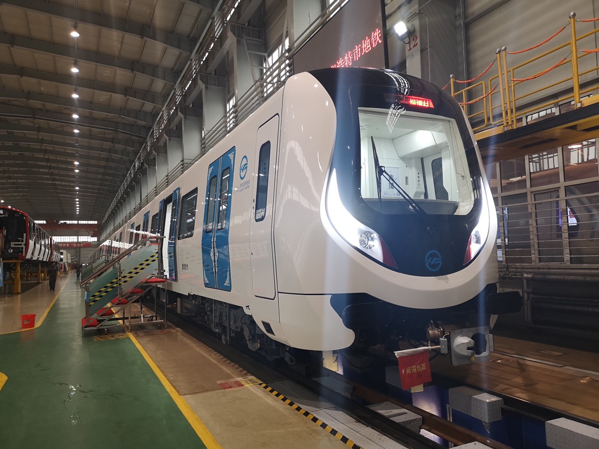 呼和浩特市地铁2号线全线顺利“电通”