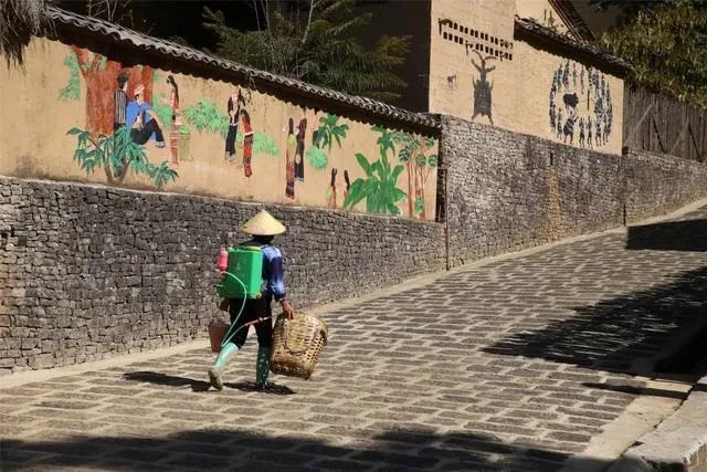 增强信心、坚定信心，中国经济永远是大海