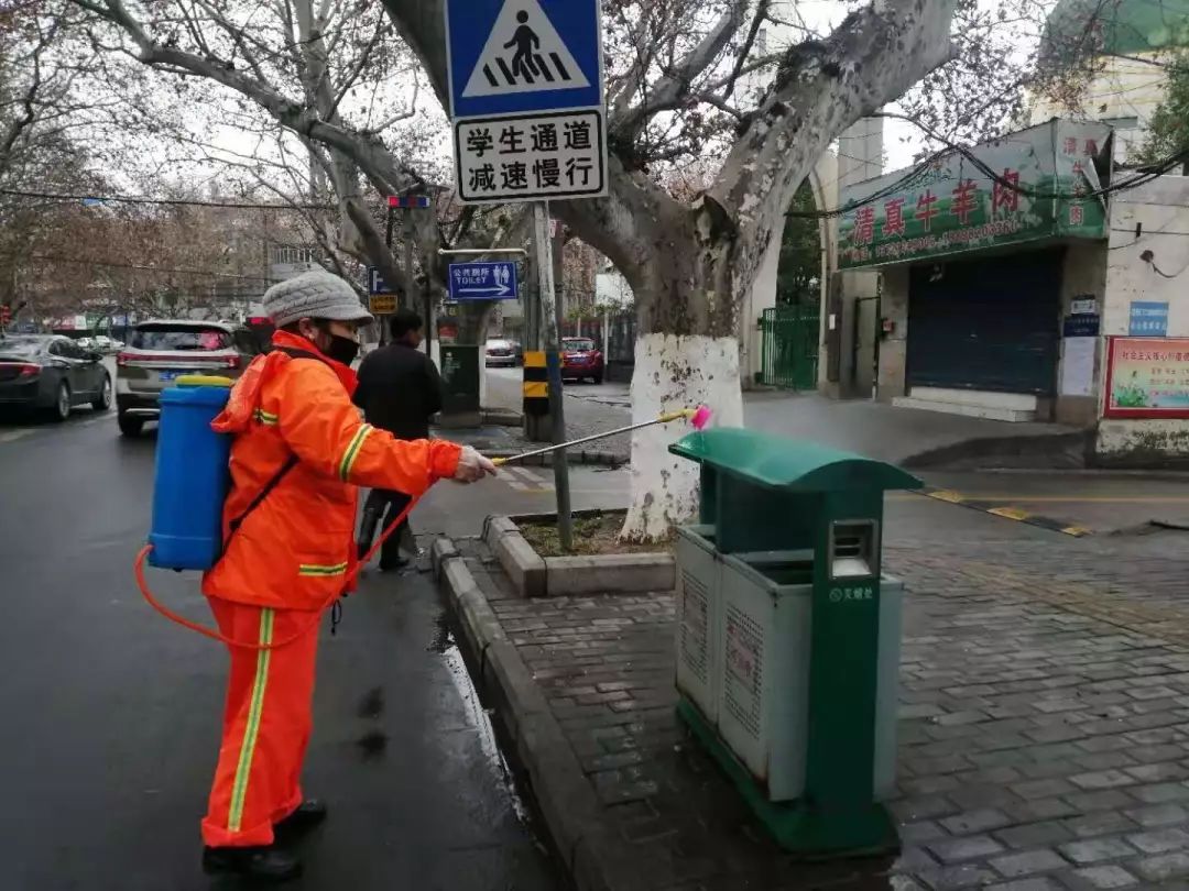 呼和浩特加强疫情期间环卫工作