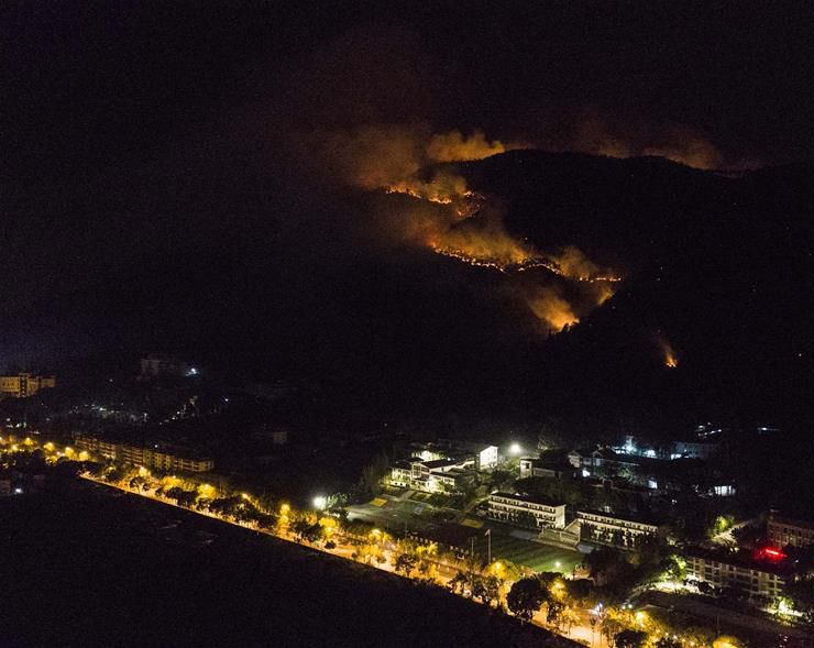 四川西昌森林火灾造成19人遇难 过火面积约1000公顷