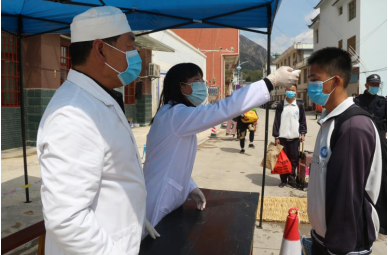 春日暖兰坪，阳光保险爱心助复学