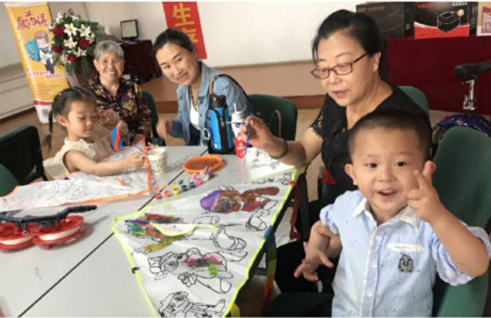 民生人寿保险股份有限公司乌海中心 支公司举办“牵手民生 共赢未来 ” 涂鸦风筝活动