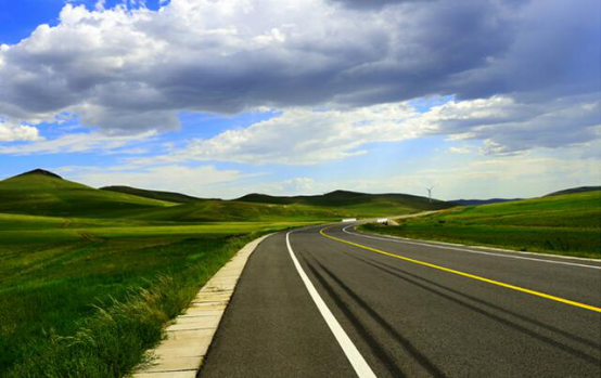 盛夏时节 内蒙古文化和旅游厅推荐4条自驾旅游精品线路