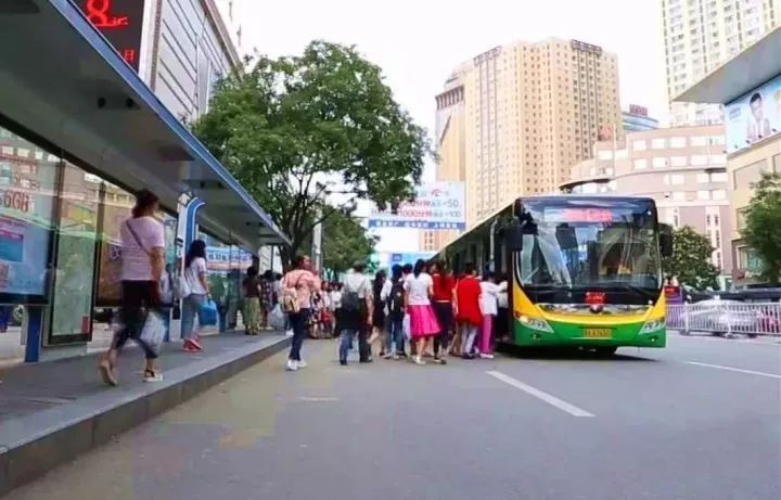 呼和浩特市部分公交车临时绕行 二环1、2号线恢复原线