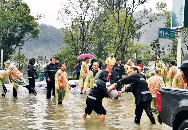 “最后一公里”不能出现“断头路”，习近平总书记谈基层党组织建设