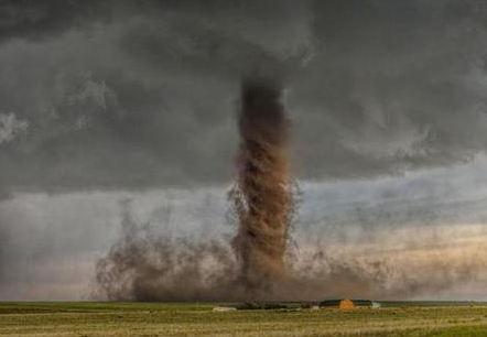 希拉穆仁镇遭受龙卷风袭击 内蒙古阳光人寿理赔排查进行中