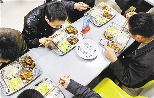 呼和浩特市发挥五方作用打造厉行节约、 以“质”取胜首府文明餐饮市场环境  