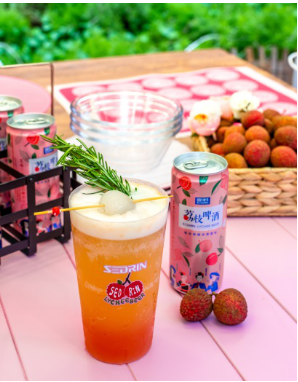 福“荔”满满！来家乐福直播间get荔枝啤酒花式喝法