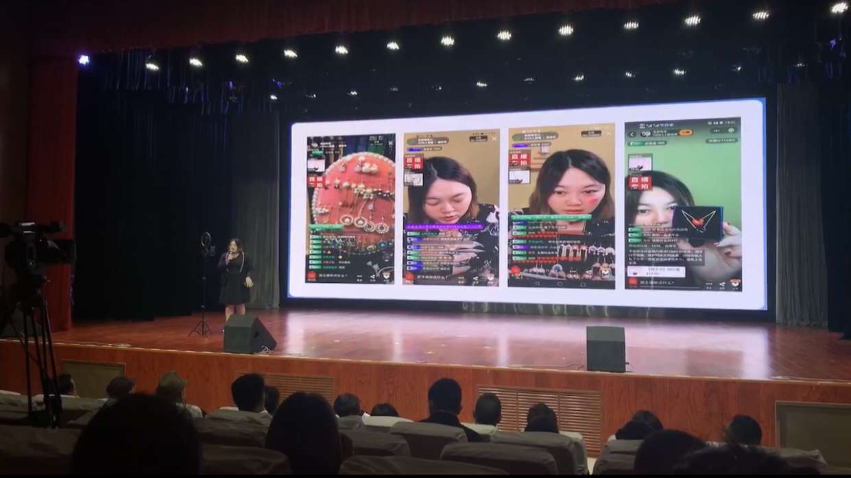 首届敕勒川全民主播大赛全媒体见面会在呼举行