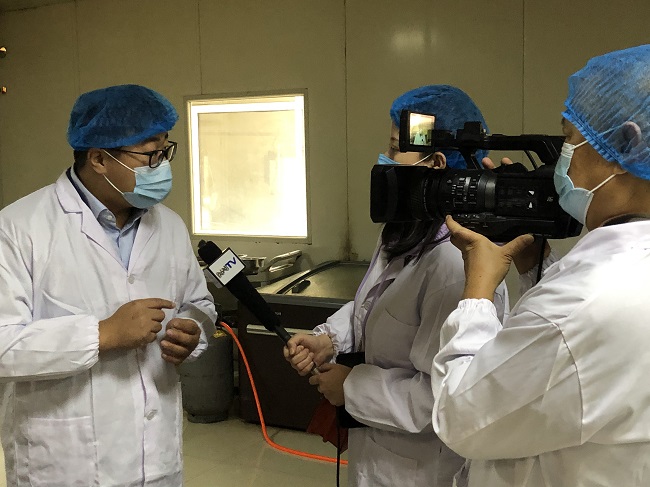 自治区直属机关新时代文明实践青年志愿者助力卓资县农特产品推广 