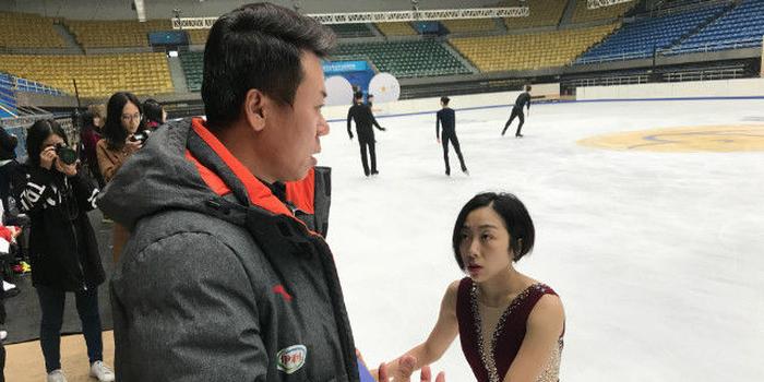 赵宏博：中国队有序备战花滑中国杯
