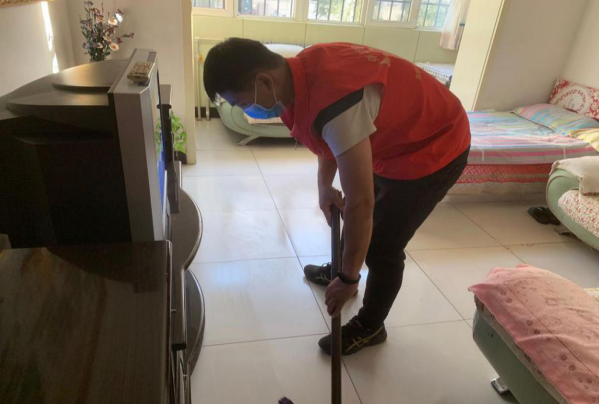 内蒙古各地深入开展 尊老敬老志愿服务活动