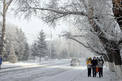 降雪沙尘齐袭 内蒙古东北部气温下降6℃