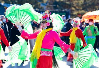 呼和浩特市新城区节日惠民活动拉开序幕