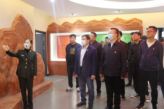 中共中交四公局投资事业部赤峰片区党支部开展“传承英烈精神、牢记初心使命”主题党日活动