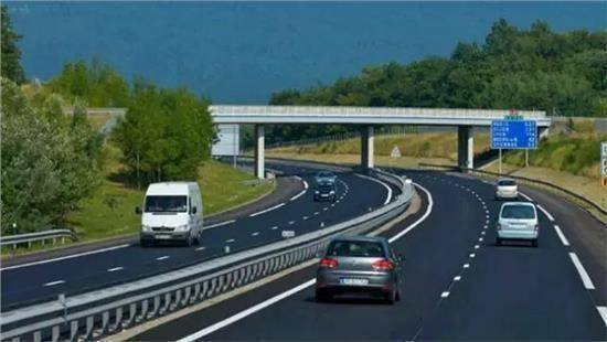 “五一”假期内蒙古免收公路通行费7302万