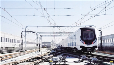 【我眼中的100年】乘地铁去上班 青城市民幸福感满满