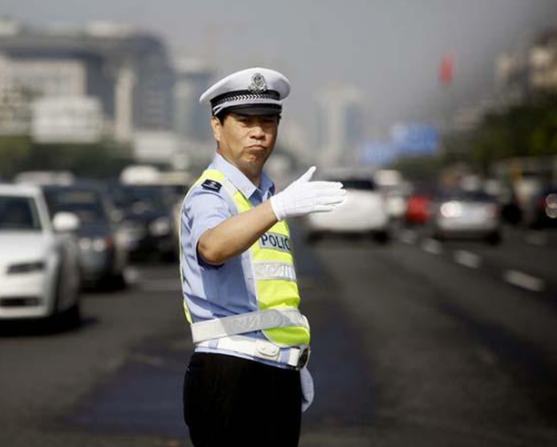 呼伦南路部分路段施工期间实行交通管理