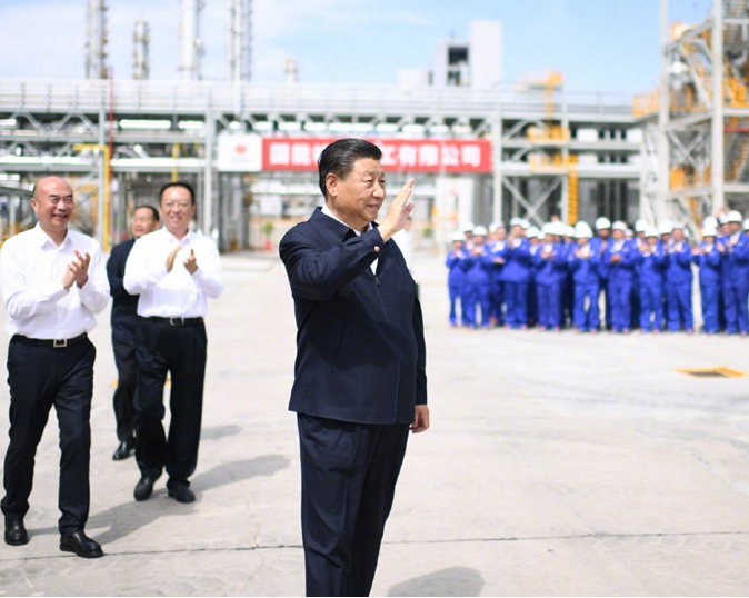 习近平谈能源产业：走绿色低碳发展道路