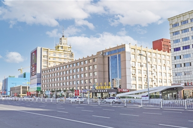 景观塔钟停摆多年钟声再响