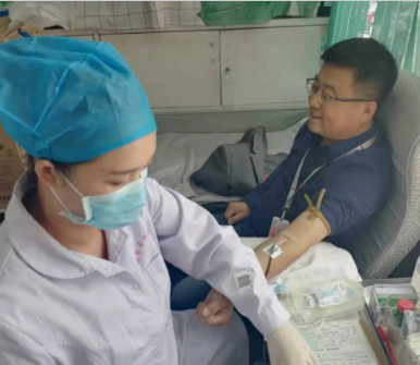 无偿献血庆国庆 奉献爱心抒情怀  ——阳光人寿内蒙古分公司党支部组织无偿献血活动 