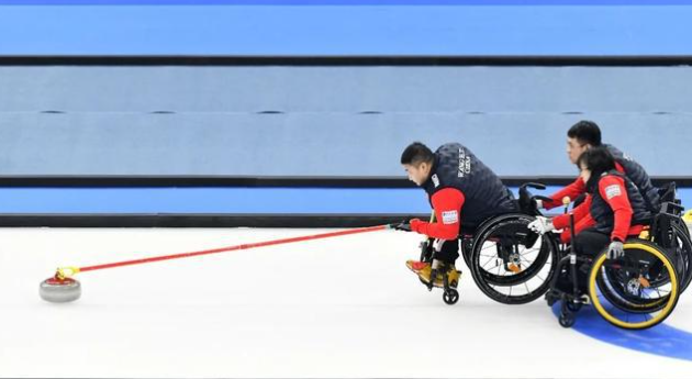 中国轮椅冰壶队获轮椅冰壶世锦赛冠军