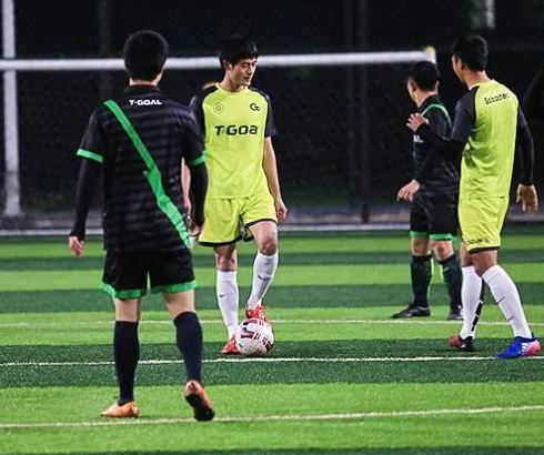 足球的生与死，或许与钱无关