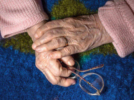 拒不赡养老年人将纳入个人社会信用记录