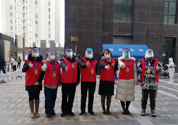 抗疫一线 住建人在行动 ——市住建局党员干部助力战“疫” 让党旗在抗疫一线高高飘扬