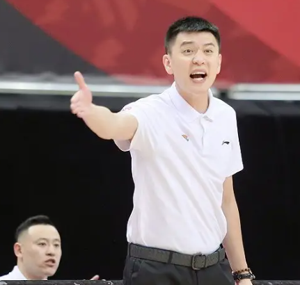 辽宁男篮主教练杨鸣：这个冠军我们实至名归