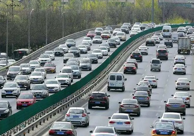 “五一”假期内蒙古减免公路通行费4418万元