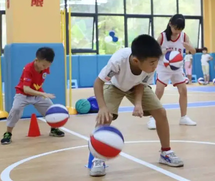 巴特尔：让更多孩子了解篮球、爱上运动