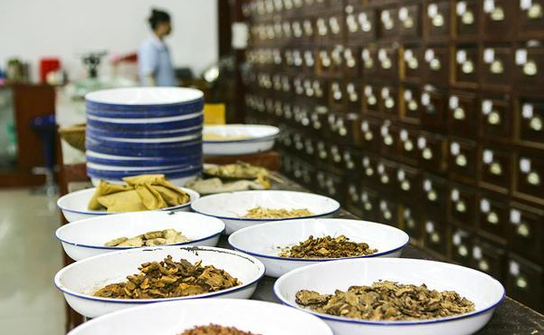 内蒙古首批111种中成药降价 预计年节约费用超7000万元