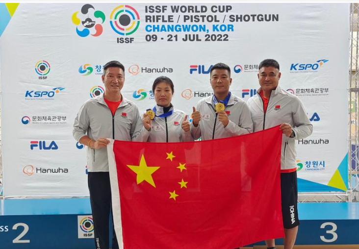 射击世界杯韩国站：中国选手包揽男、女飞碟多向冠军