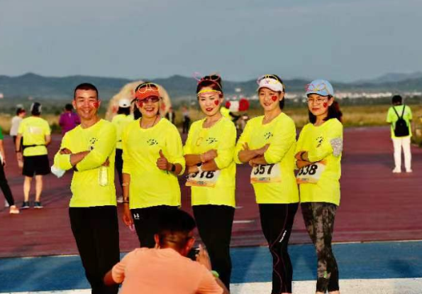 享受运动快乐 跑出新活力 2022第三届“奔跑吧 呼和浩特”荧光夜跑火热开跑！