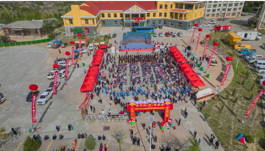 内蒙古西部第一个苹果区域公用品牌-“暖水山地”正式发布