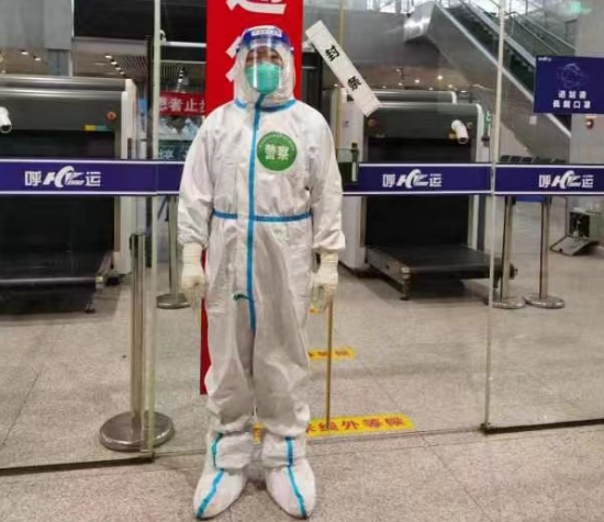 抗疫有我——方舱里的生日