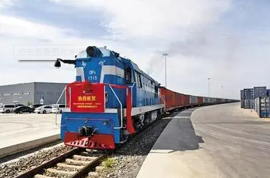 内蒙古首列农产品“铁路快通”中欧班列开行