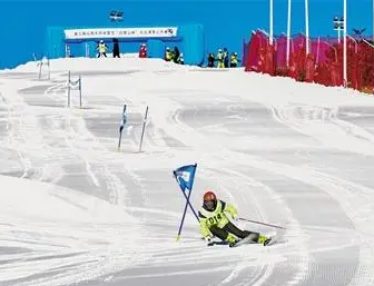 内蒙古第二届大众滑雪公开赛举办