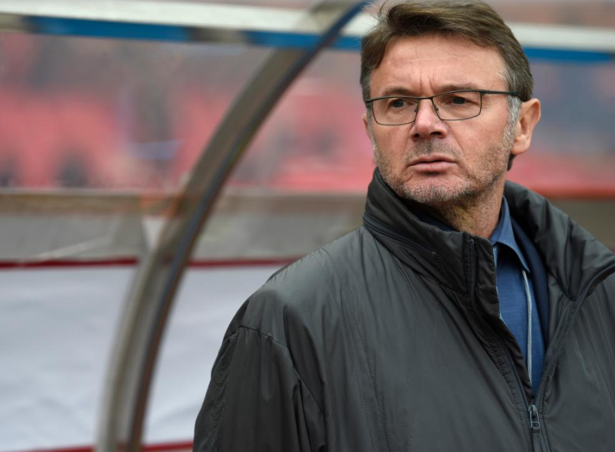 特鲁西埃正式出任越南男足主教练