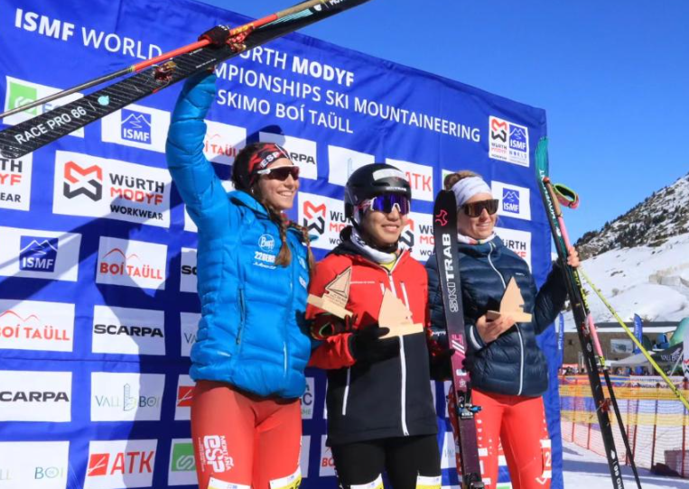 滑雪登山世锦赛开赛 中国队摘历史首金