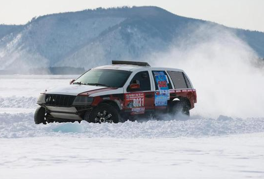 中国·漠河国际冰雪汽车越野赛开赛