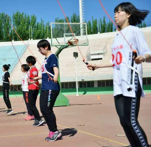 呼和浩特今年中考体测选测项目：一分钟跳绳