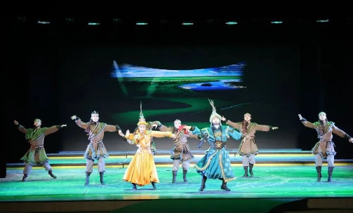 昭君博物院“海峡两岸交流基地”授牌仪式暨“石榴花开·籽籽同心 中华民族一家亲”交流活动举行