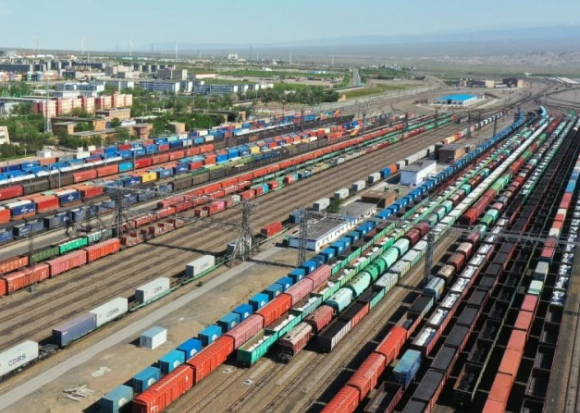 较上年同比增长140% 上半年全区口岸进出境货运量创历史同期新高