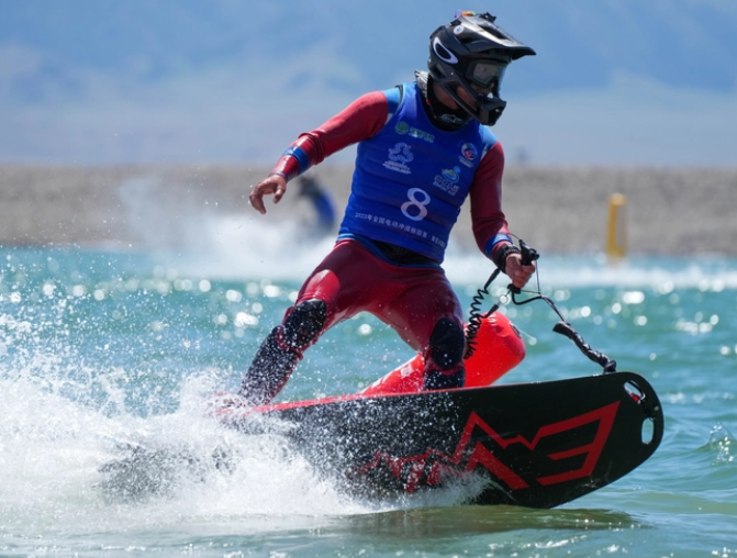 全国电动冲浪板联赛追风逐浪紫蒙湖