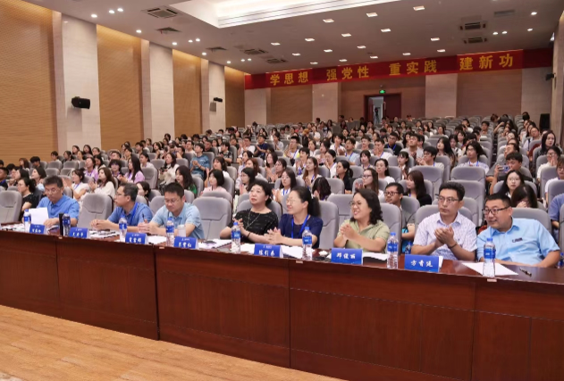 第十五届中国社会工作大学生论坛暨第八届研究生论坛在内蒙古工业大学成功举办